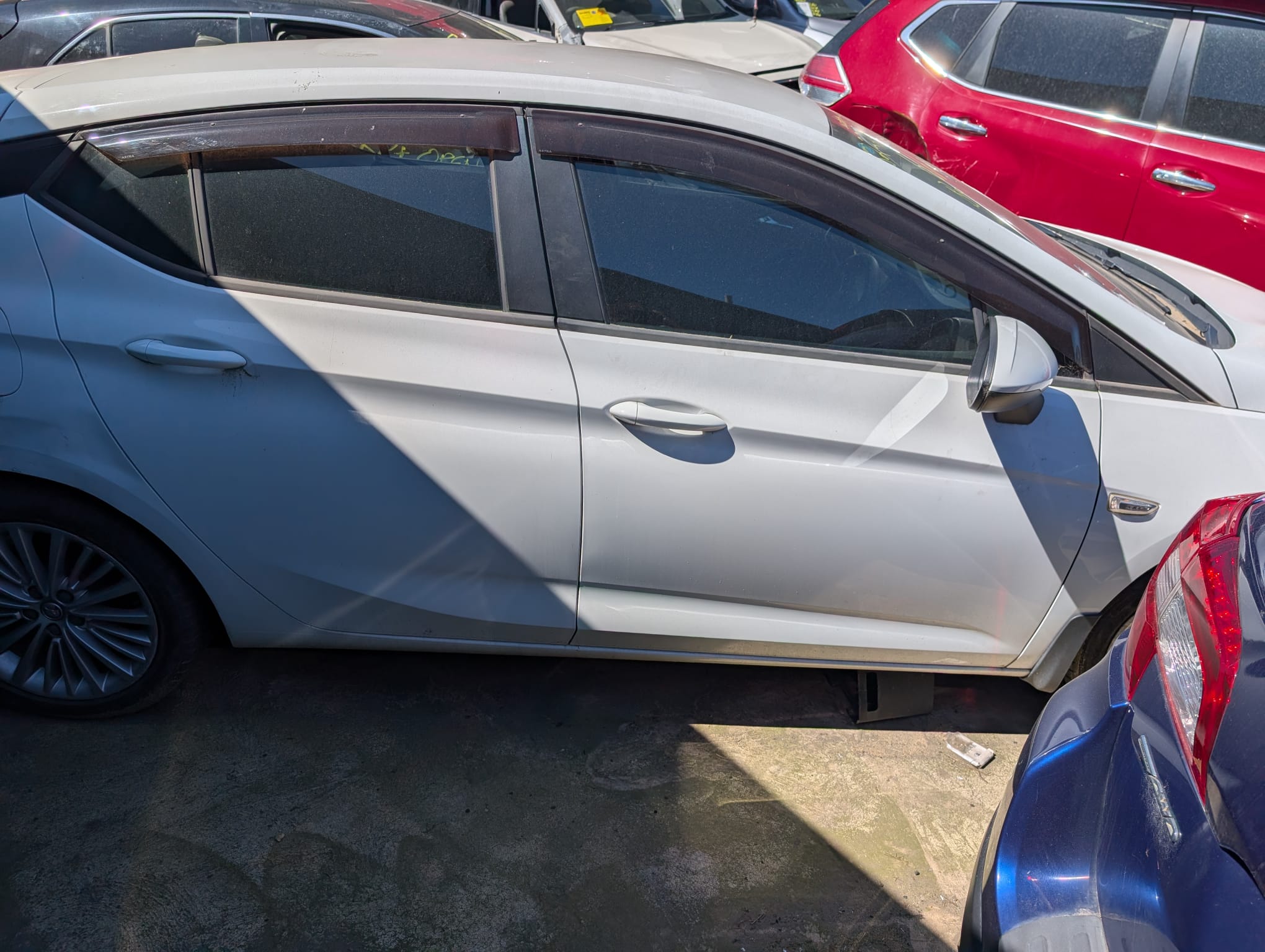 Holden Astra 2017 - Image 15