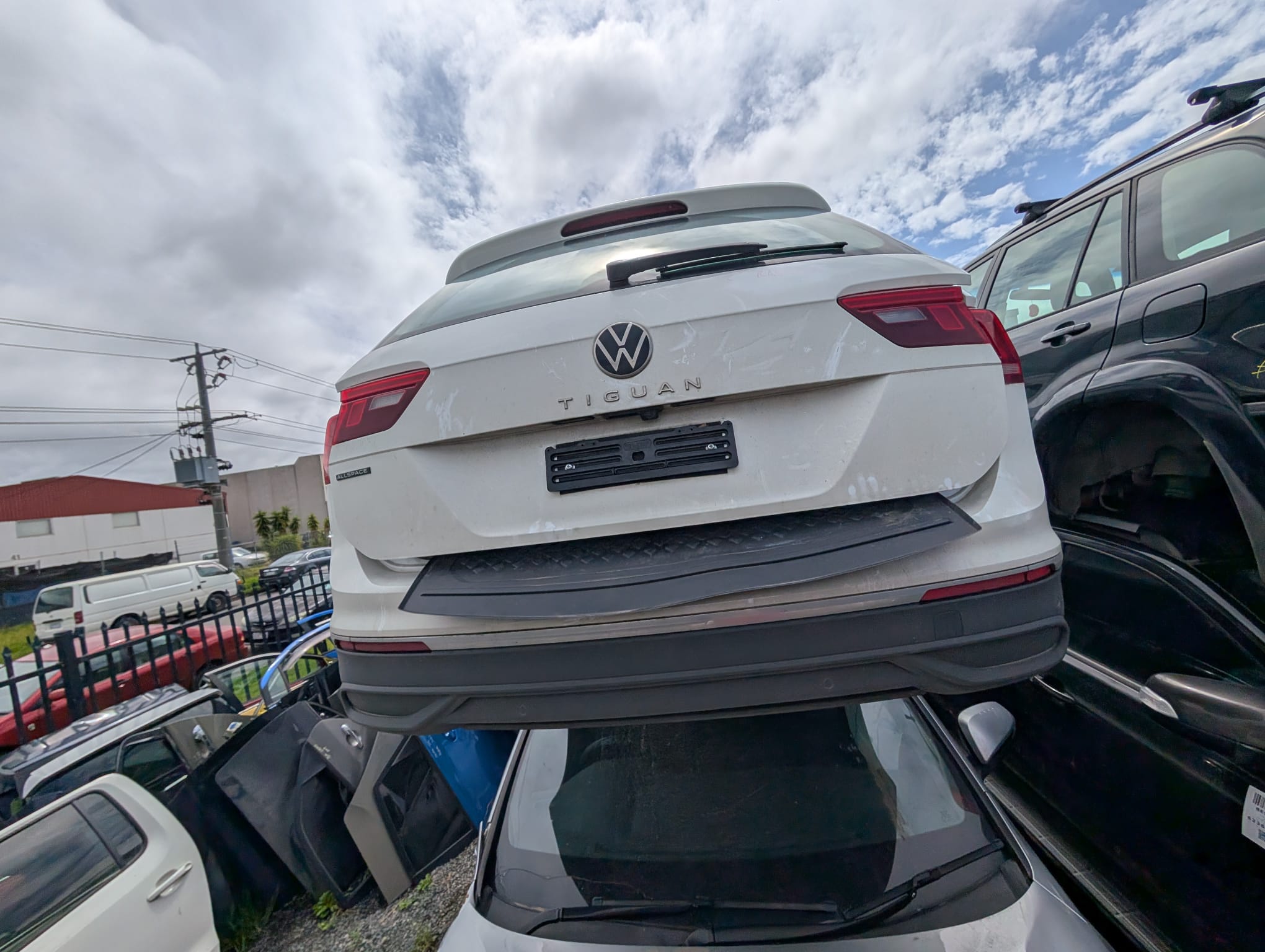 Volkswagen Tiguan 2024 - Image 3