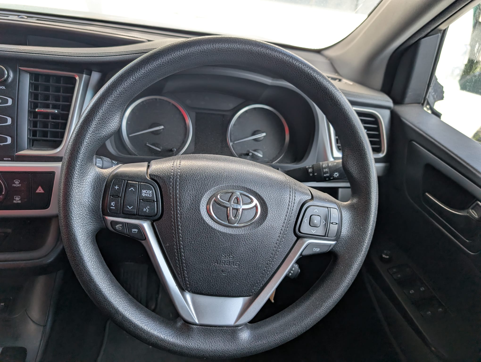 Toyota Kluger 2016 - Image 15