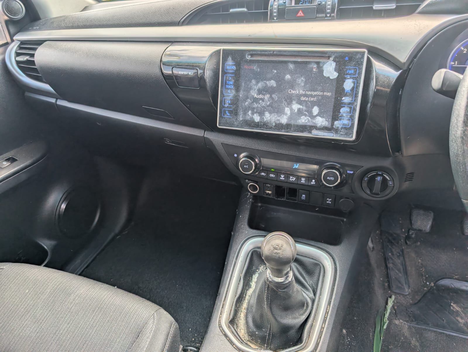 Toyota Hilux 2016 - Image 18
