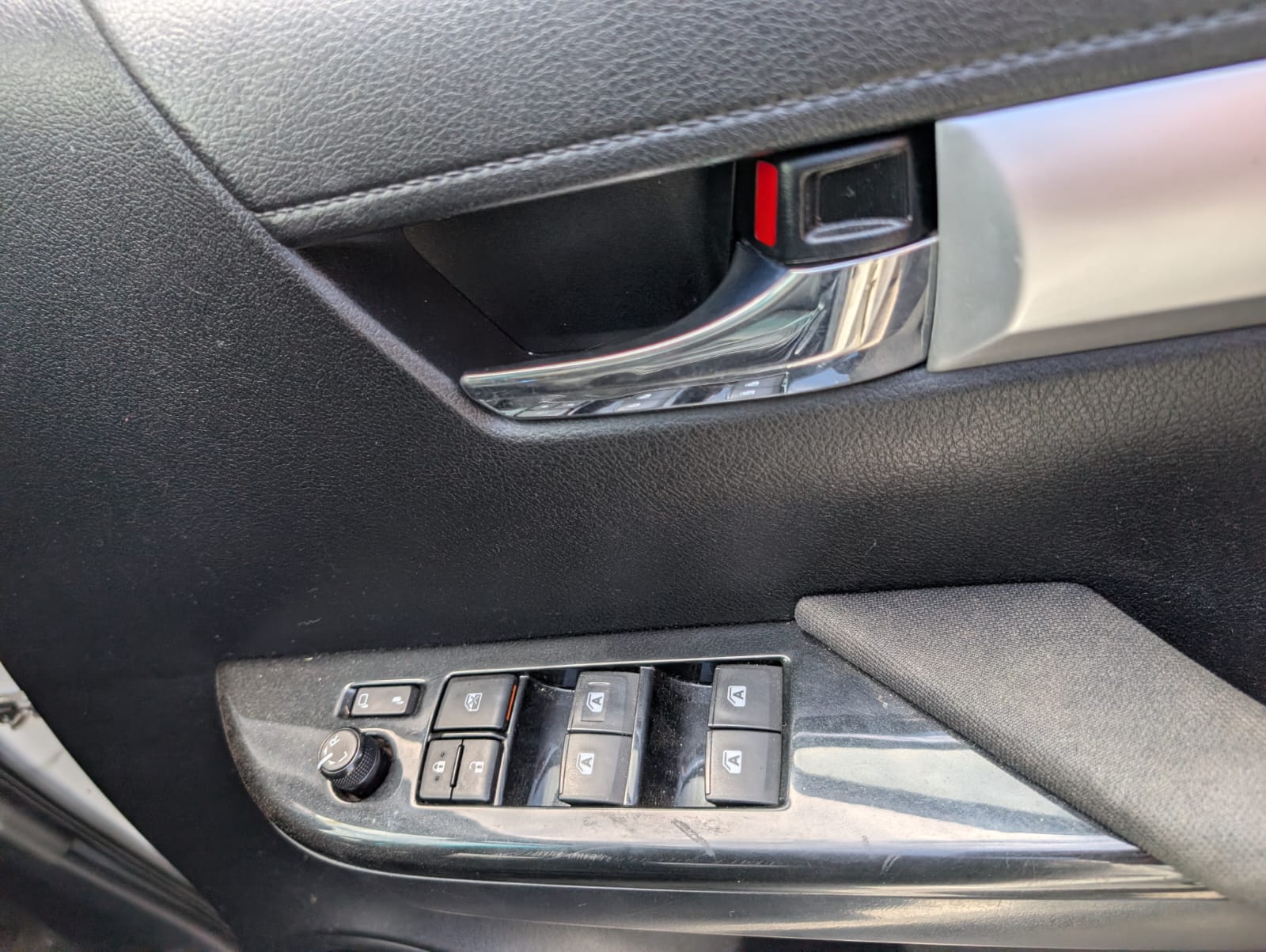 Toyota Hilux 2016 - Image 17