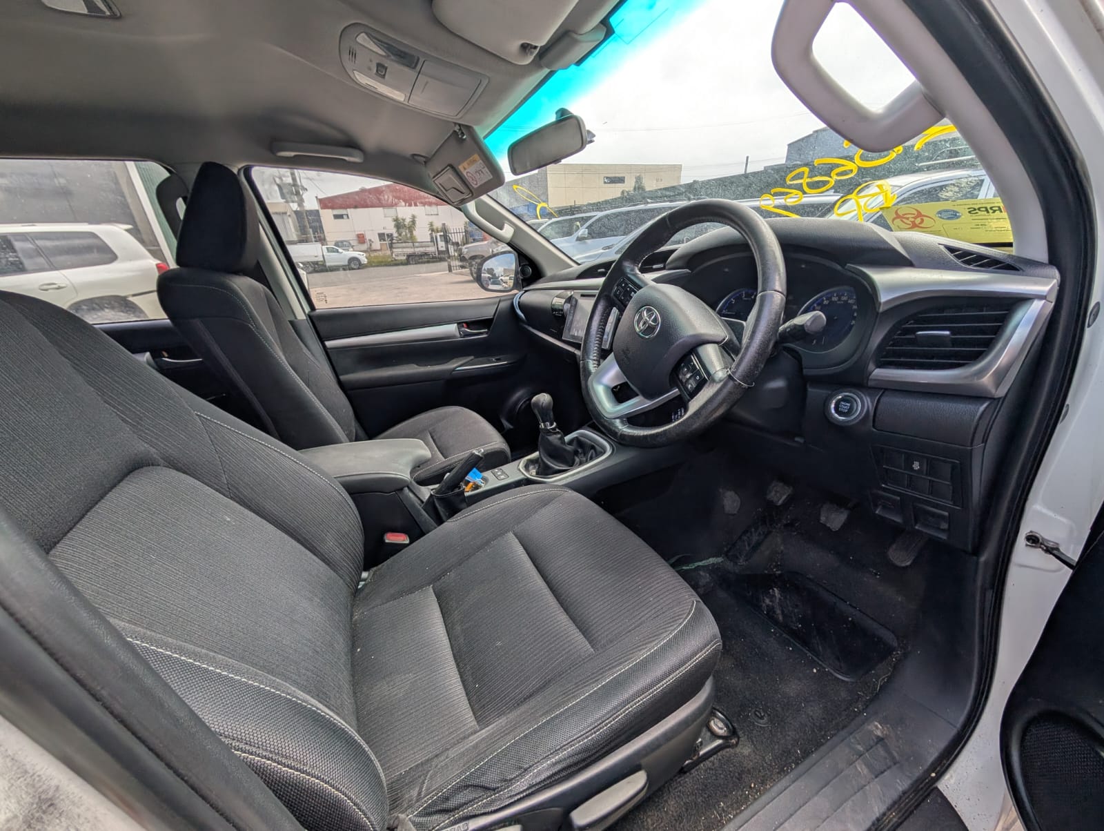 Toyota Hilux 2016 - Image 15