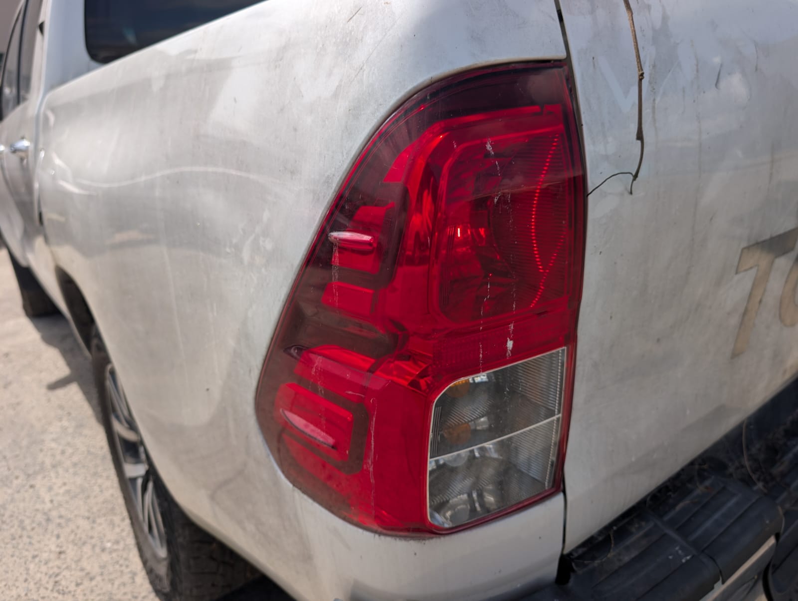 Toyota Hilux 2016 - Image 11