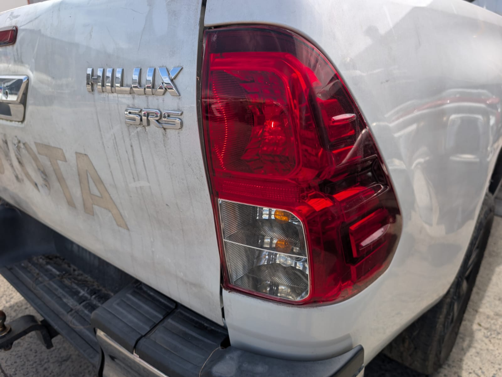 Toyota Hilux 2016 - Image 10