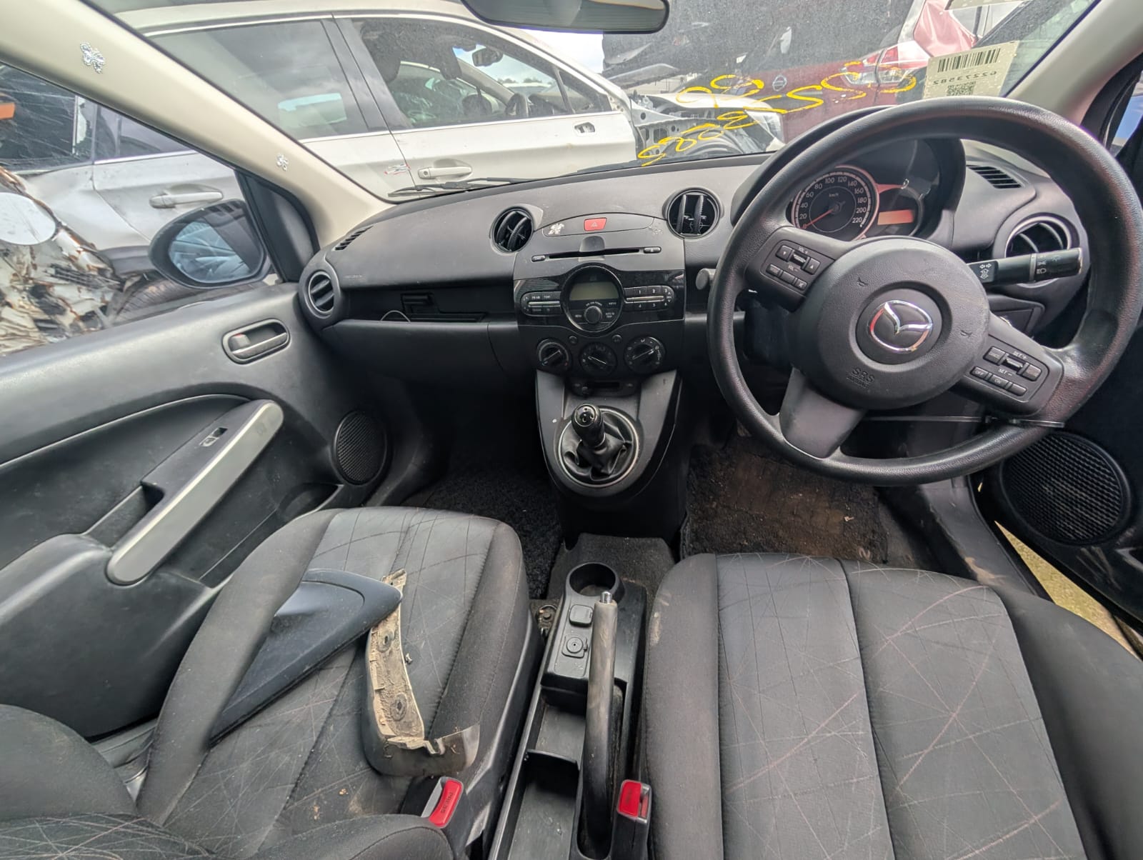 Mazda 2 2011 - Image 10