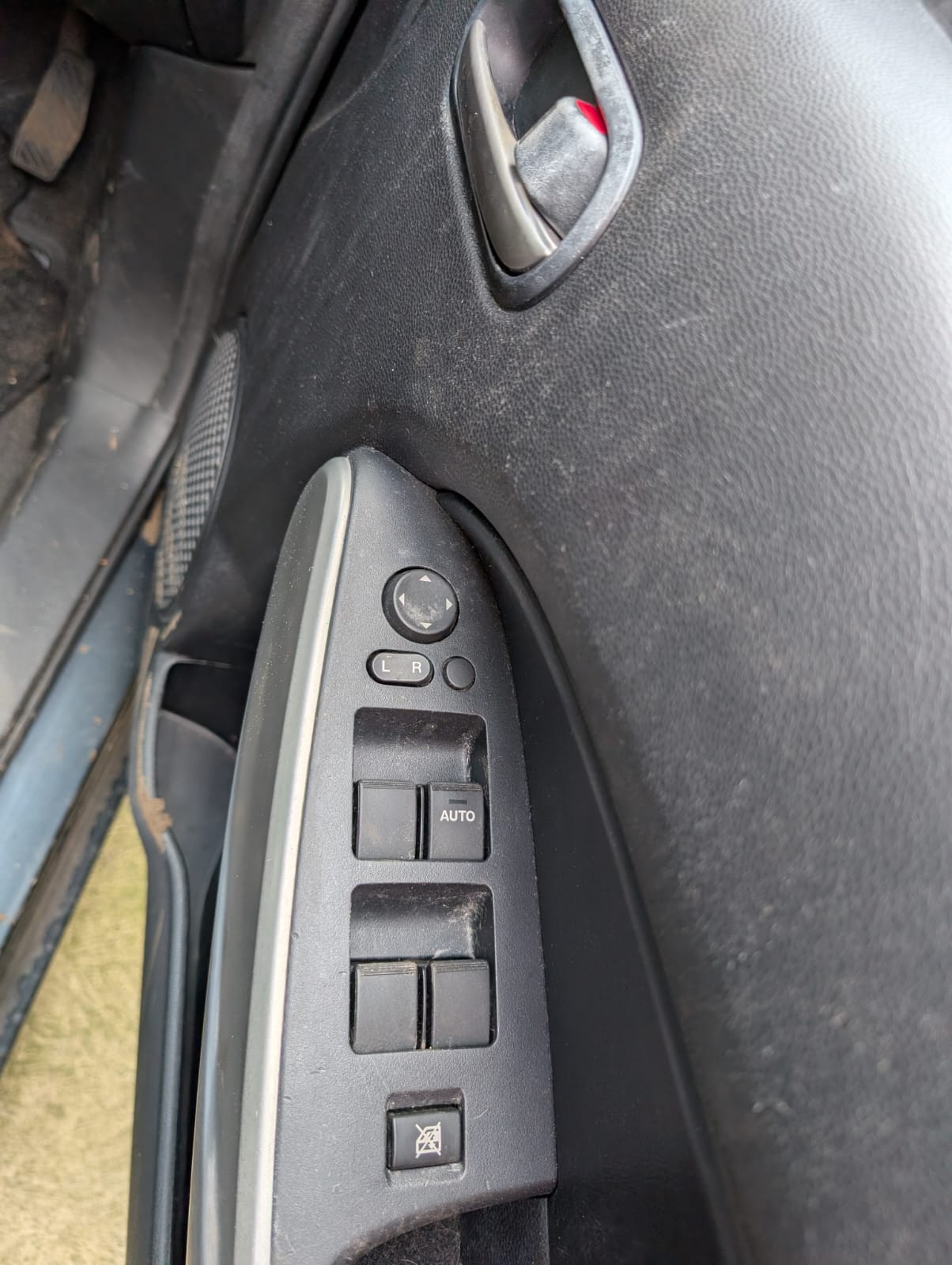 Mazda 2 2011 - Image 11