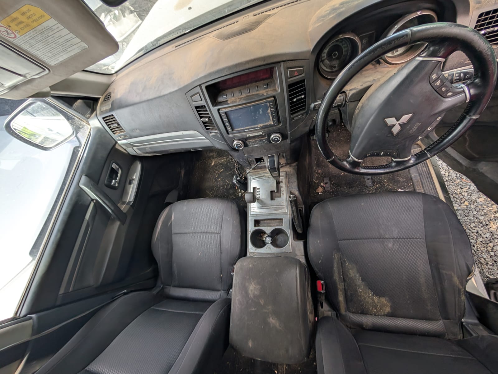 Mitsubishi Pajero 2011 - Image 16