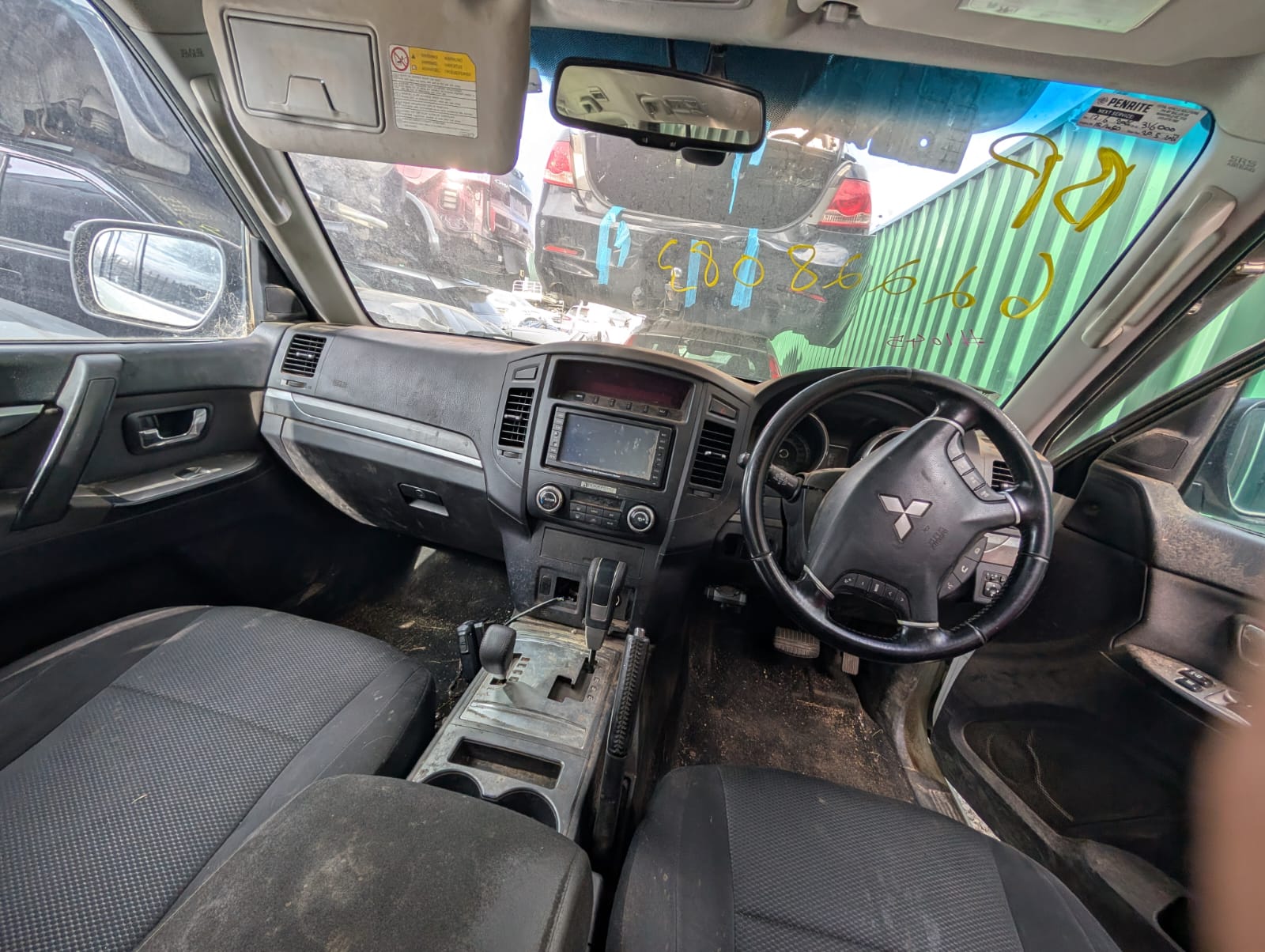 Mitsubishi Pajero 2011 - Image 15